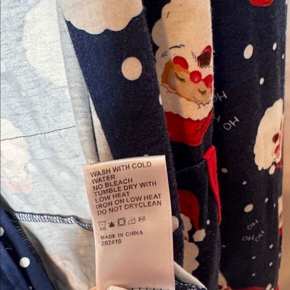 PatPat Women’s Festive Santa Navy and Red Allover Pajamas. Size Medium. - Picture 9 of 9